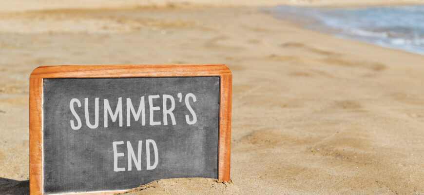 Closeup,Of,A,Chalkboard,With,The,Text,Summers,End,Written